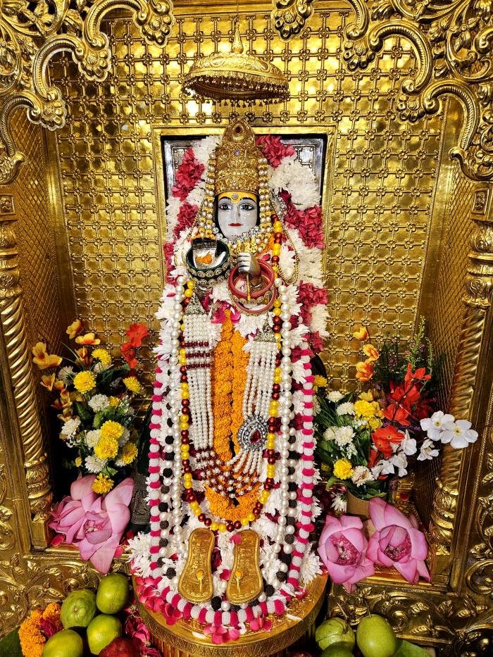 गुफा दर्शन